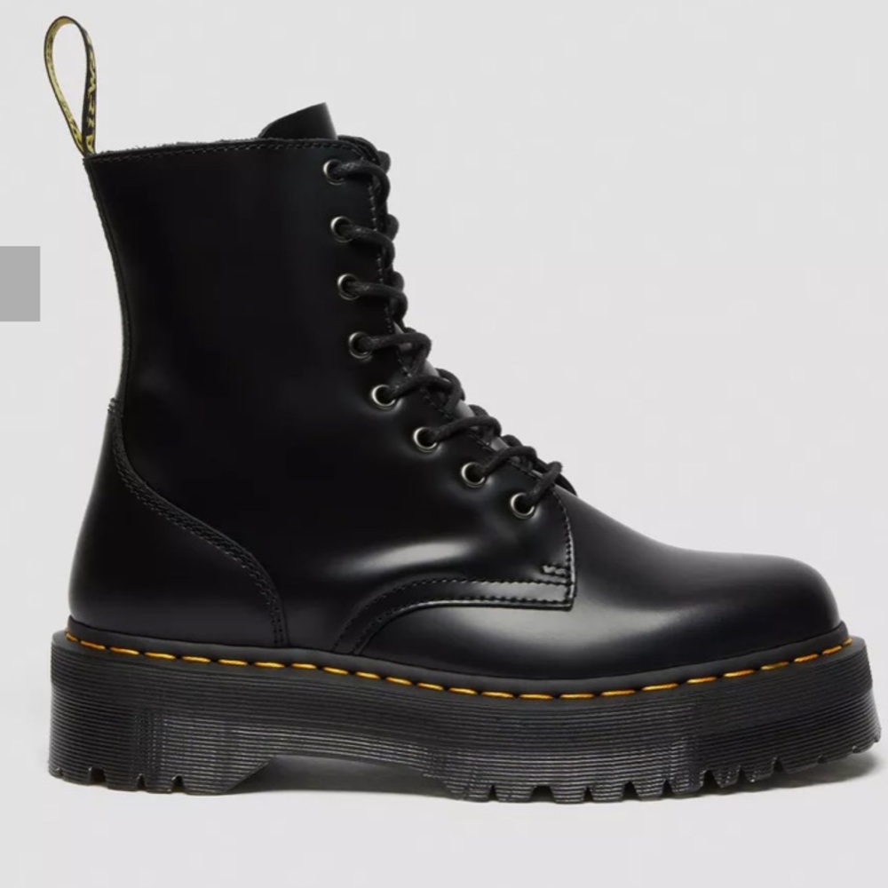 Dr Martens Jadon Platforms, worn only a few times, used- great condition